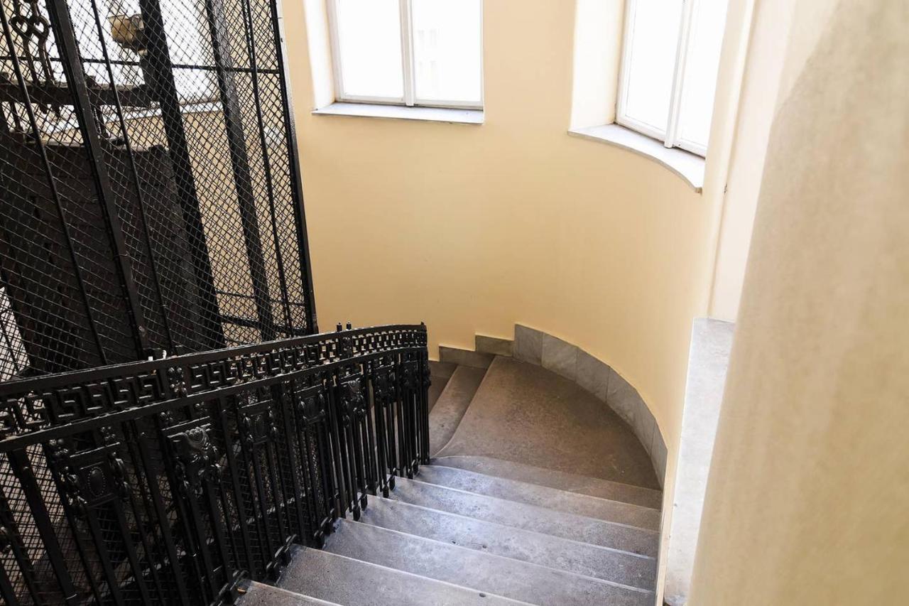 Ultra Central And Stylish Apartment With Ac Budapest Bagian luar foto